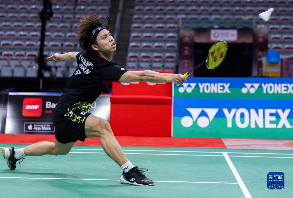 凭借自己出 凭借自己出