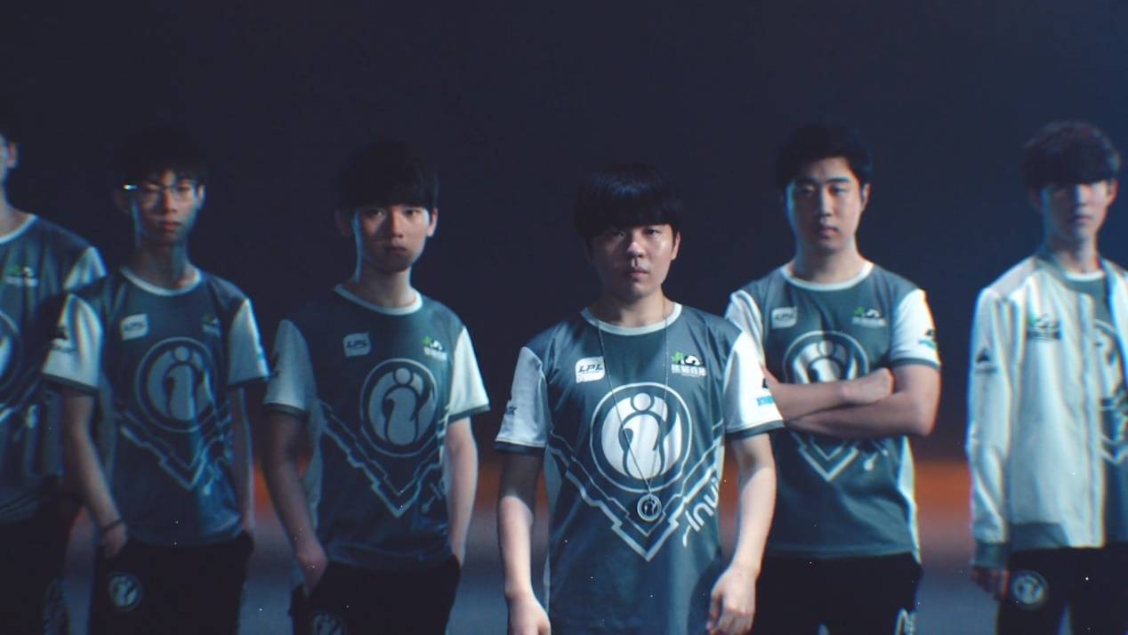 个篮板中有 个篮板中有