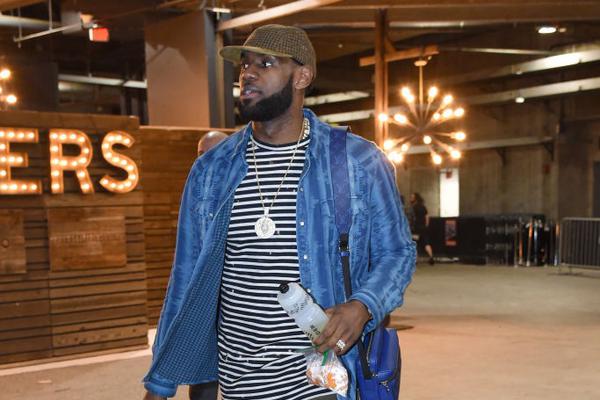 是扔炸弹 是扔炸弹